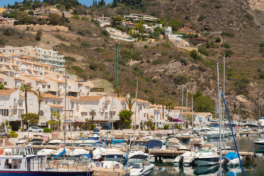 Porto Punta de la Mona/ del Este, Almunecar, Spagna: ormeggi e vista sul porto turistico con Eberths.com