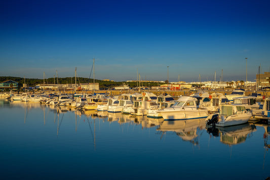 Porto Barbate, Barbate, Spagna: ormeggi per barche e vista sul porto turistico con Eberths.com