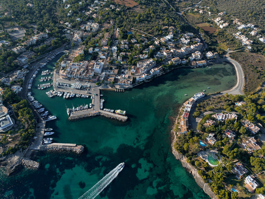 Porto Portopetro, Portopetro, Spagna: ormeggi per barche e vista sul porto turistico con Eberths.com
