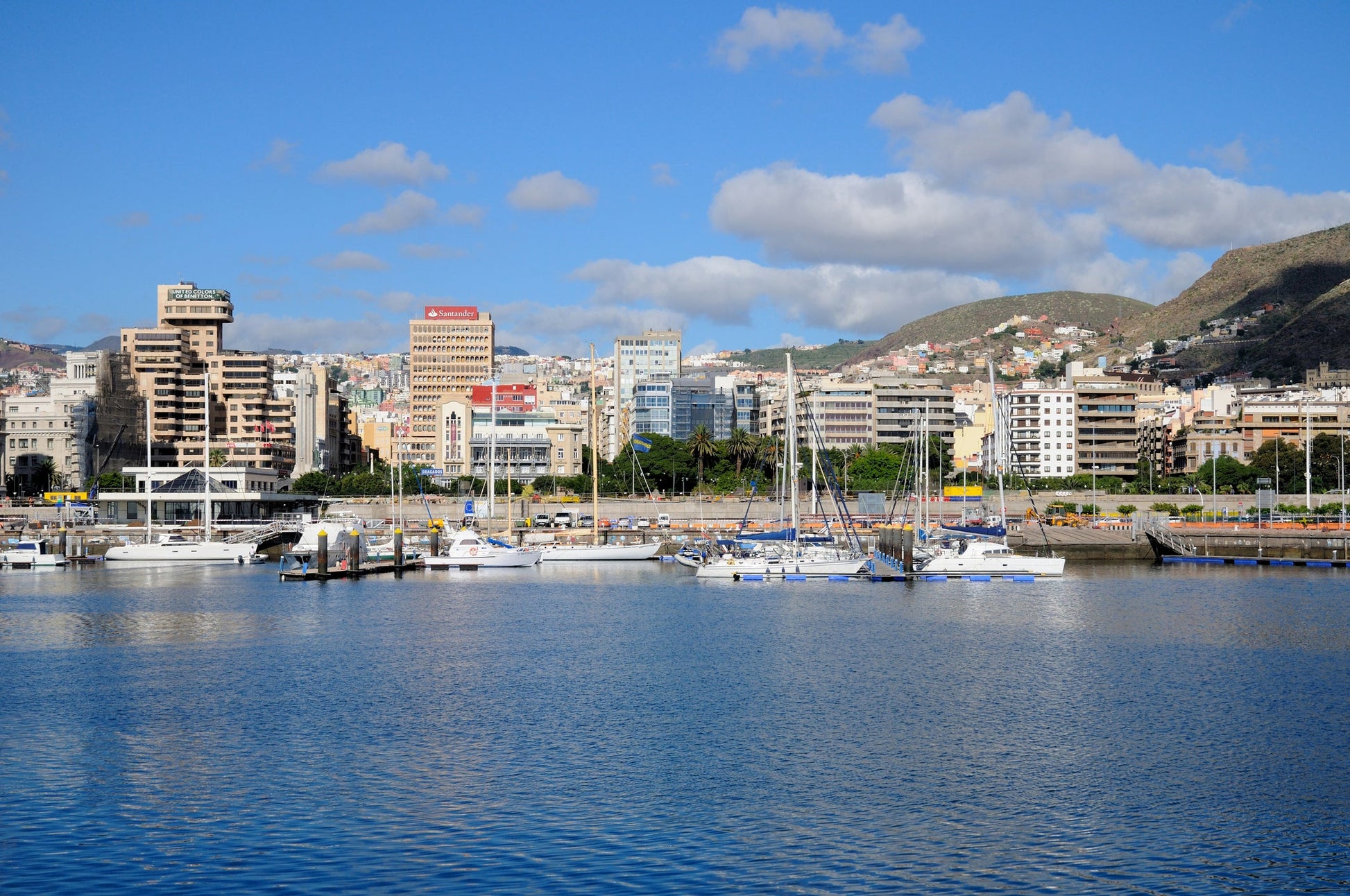 Real Club Náutico de Tenerife, Santa Cruz de Tenerife, Spagna: ormeggi e vista sul porto con Eberths.com