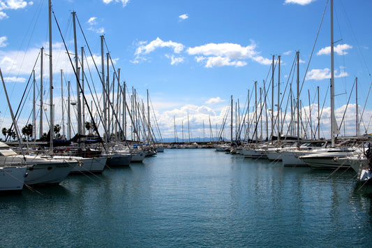 Real Club Nautico de Valencia, Valencia, Spagna: ormeggi e vista sul porto turistico con Eberths.com