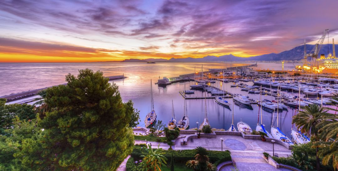 Reserva amarres en Marina Villa Igiea (Acquasanta) en Palermo con Eberths.com