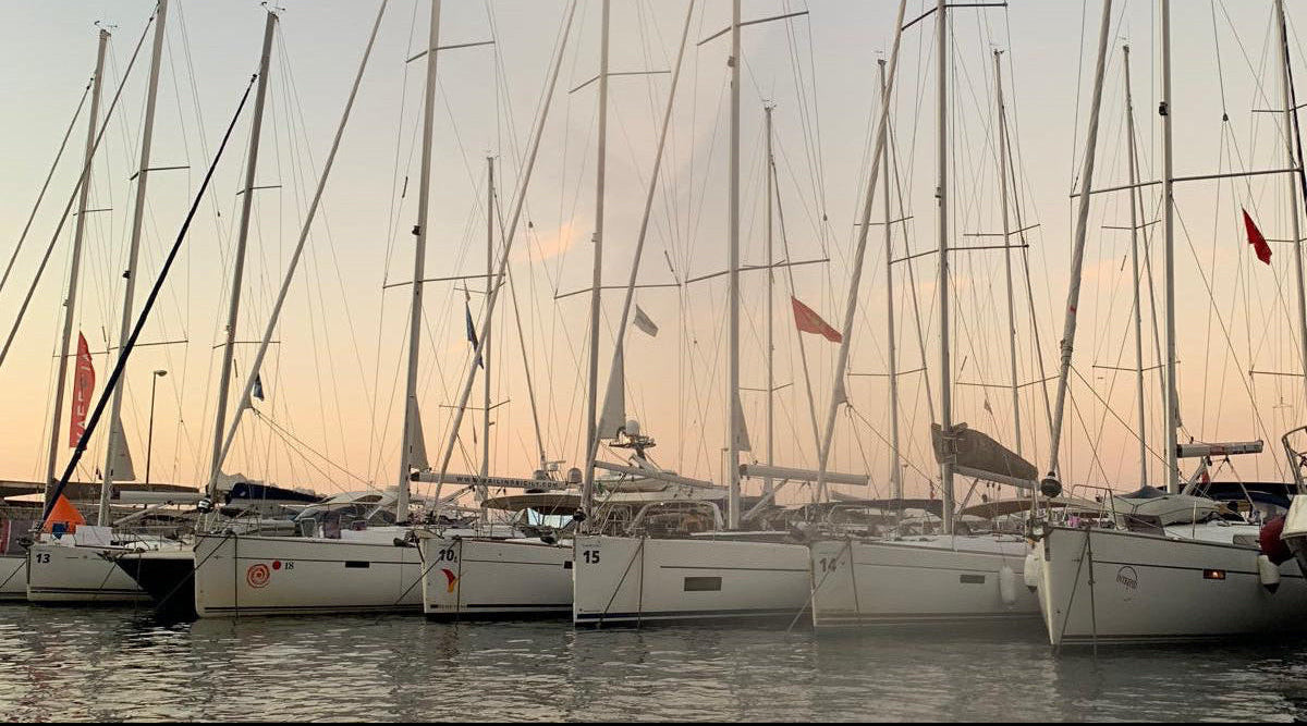 Postes d’amarrage à Sorrente, près de la côte amalfitaine et des îles de Capri, Ischia et Procida avec EBERTHS.COM