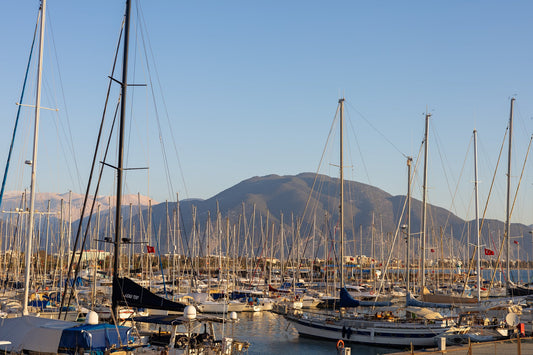 Setur Finike Marina, Finike, Turchia: ormeggi per barche e vista sul porto turistico con Eberths.com