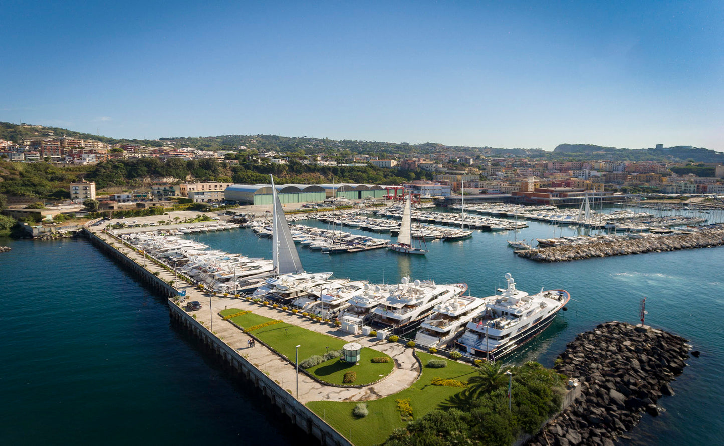 Book your berth in Naples at Sudcantieri Marina with Eberths.com. Reserve your boat berth now
