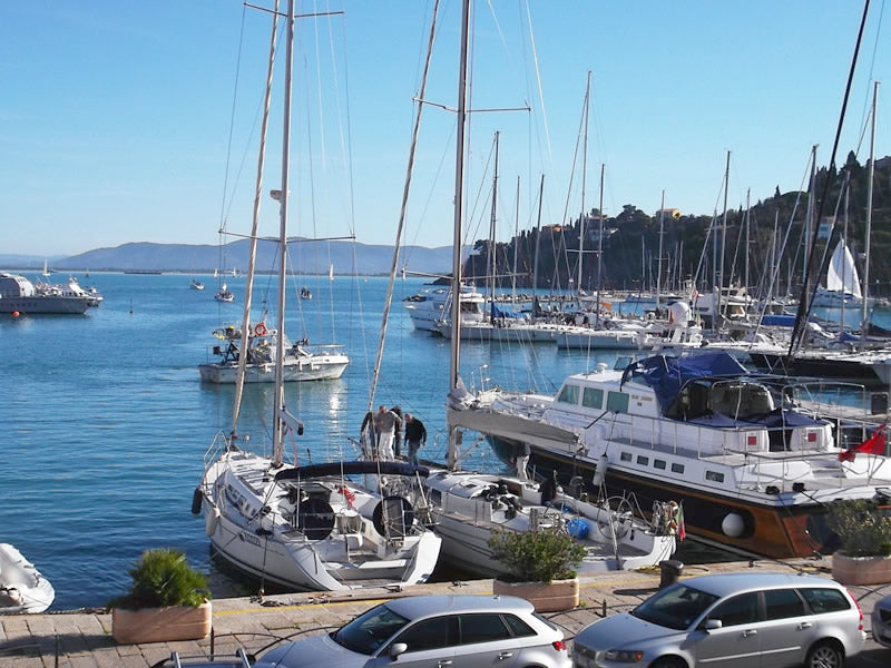 Prenotazione ormeggi con Eberths.com nel Porto Turistico Domiziano