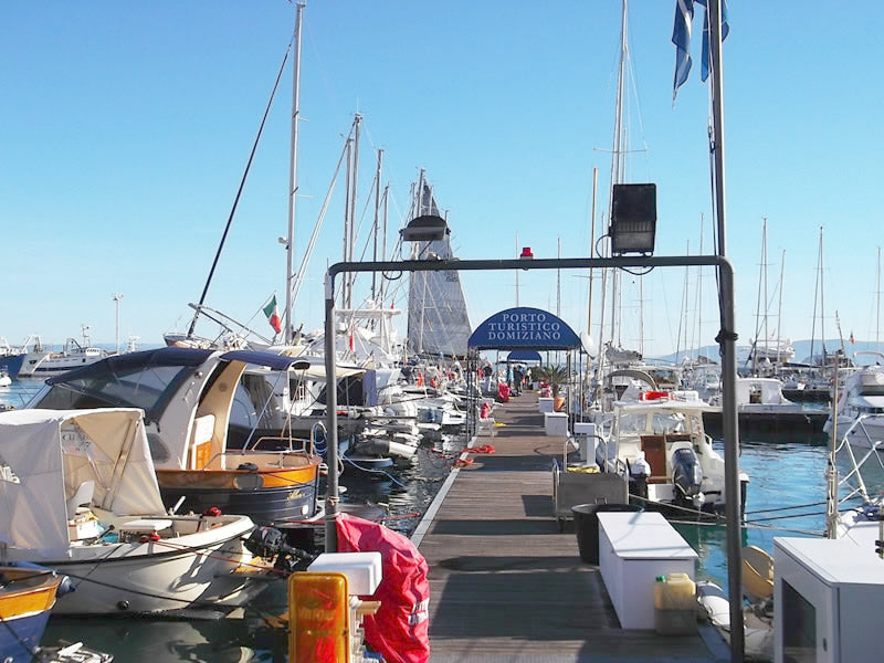 Book your berth at Porto Turistico Domiziano I Eberths.com 