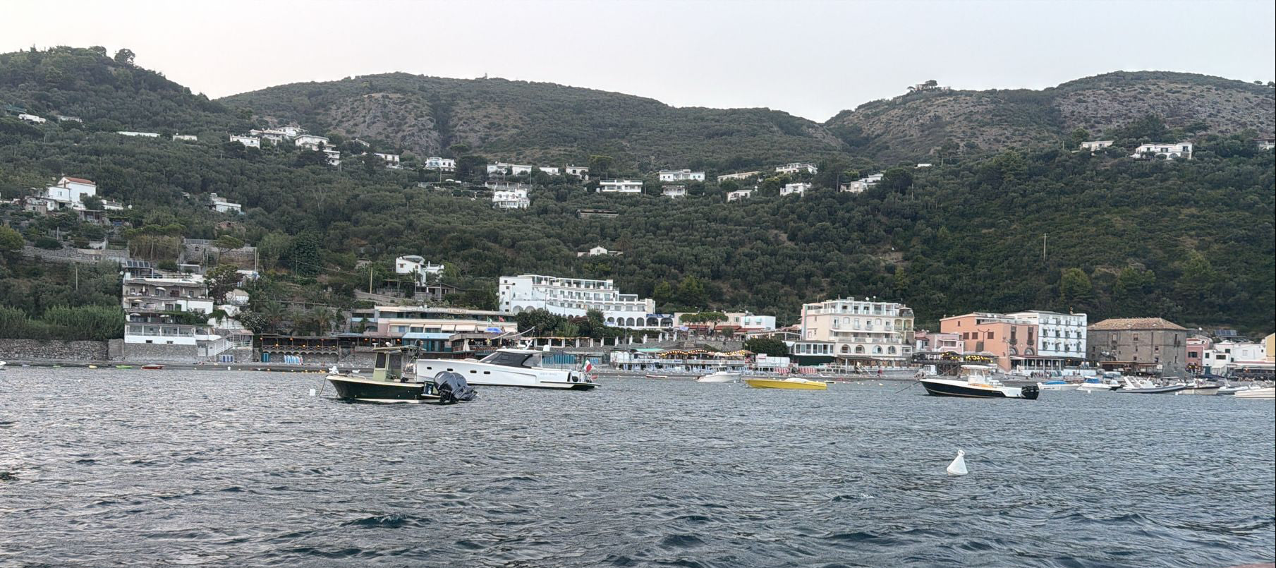 Ancoraggio su boa con Eberths.com presso Marina Del Cantone & Marina di Nerano